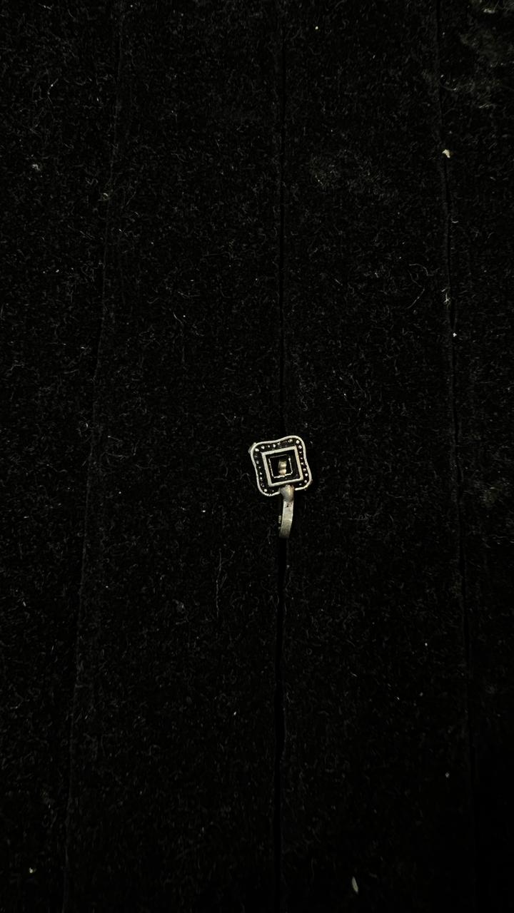 Oxidised Nose Pin