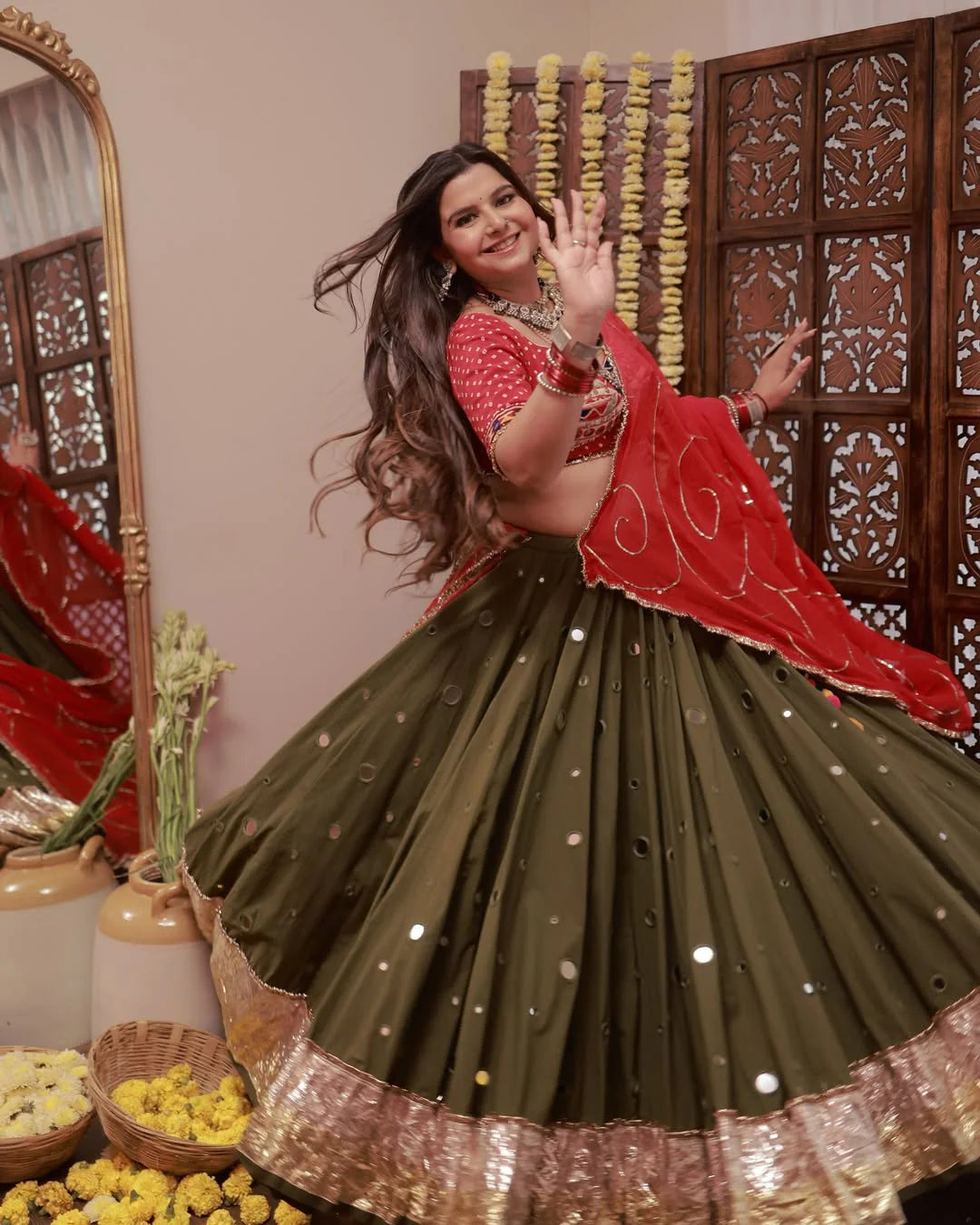 Self-Color Mirror Skirt