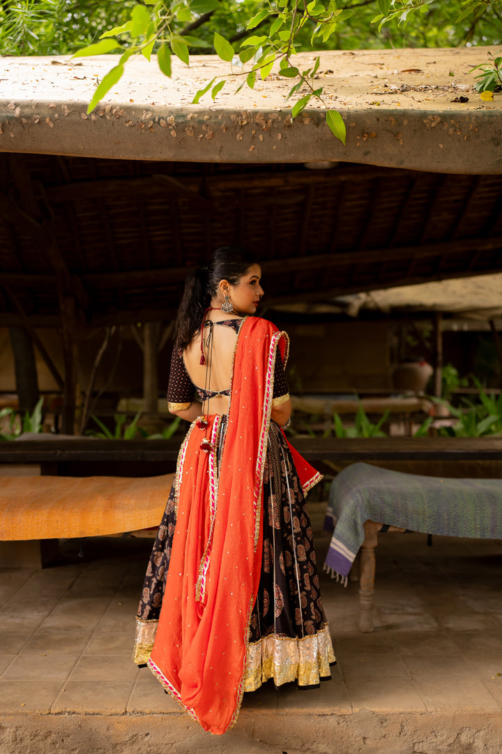 Black Gamthi Lehenga Set - Anjanase