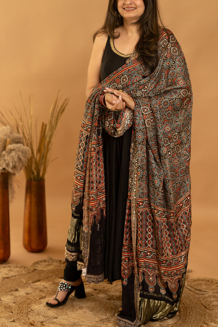 Black Anarkali Set - Anjanase