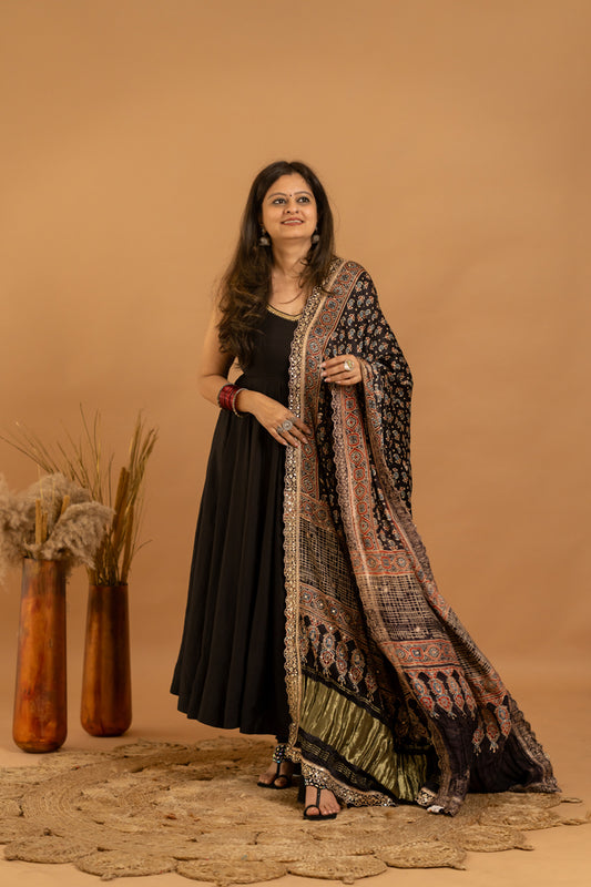 Black Anarkali Set - Anjanase
