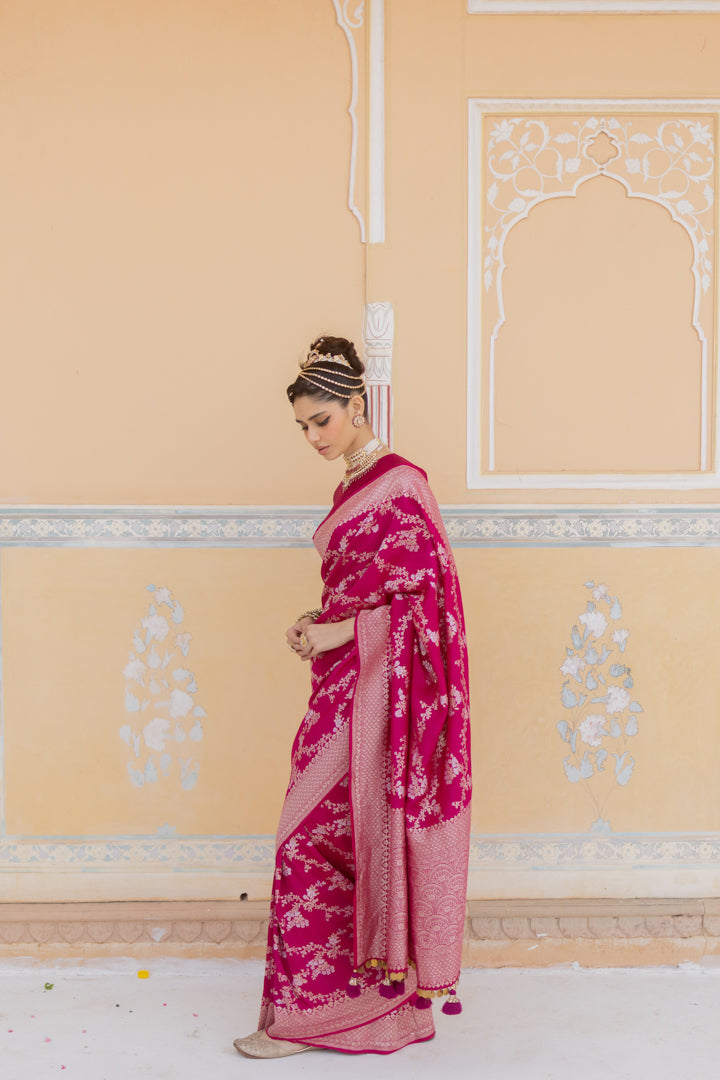 Gulabi Saree