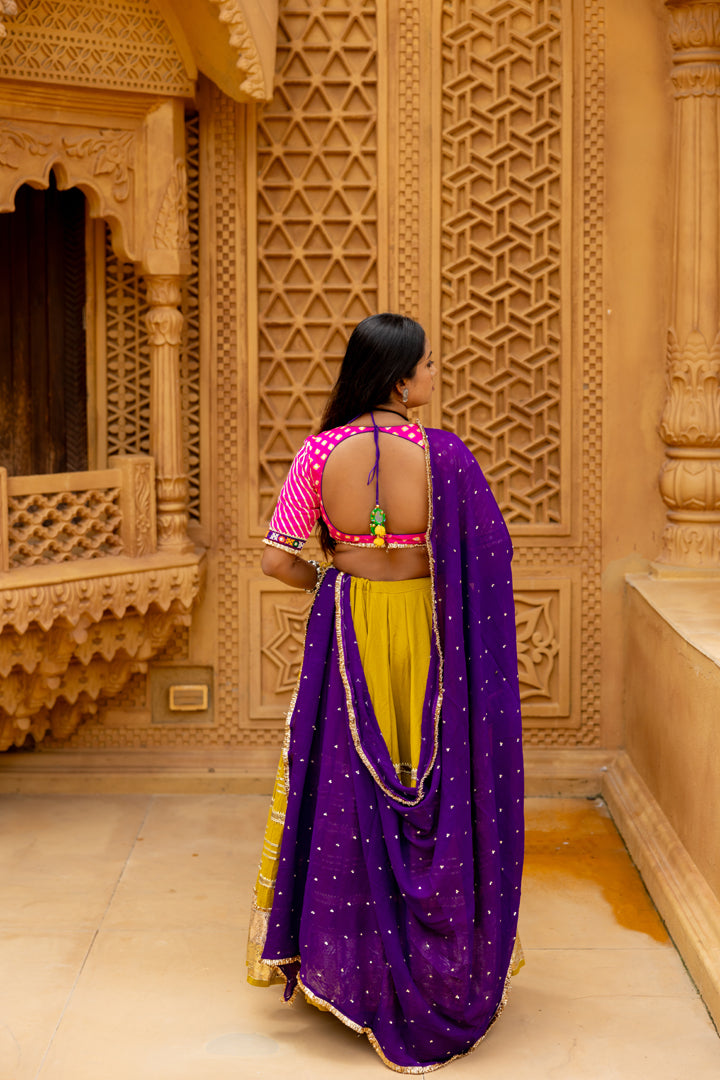 kodi Bandhani blouse