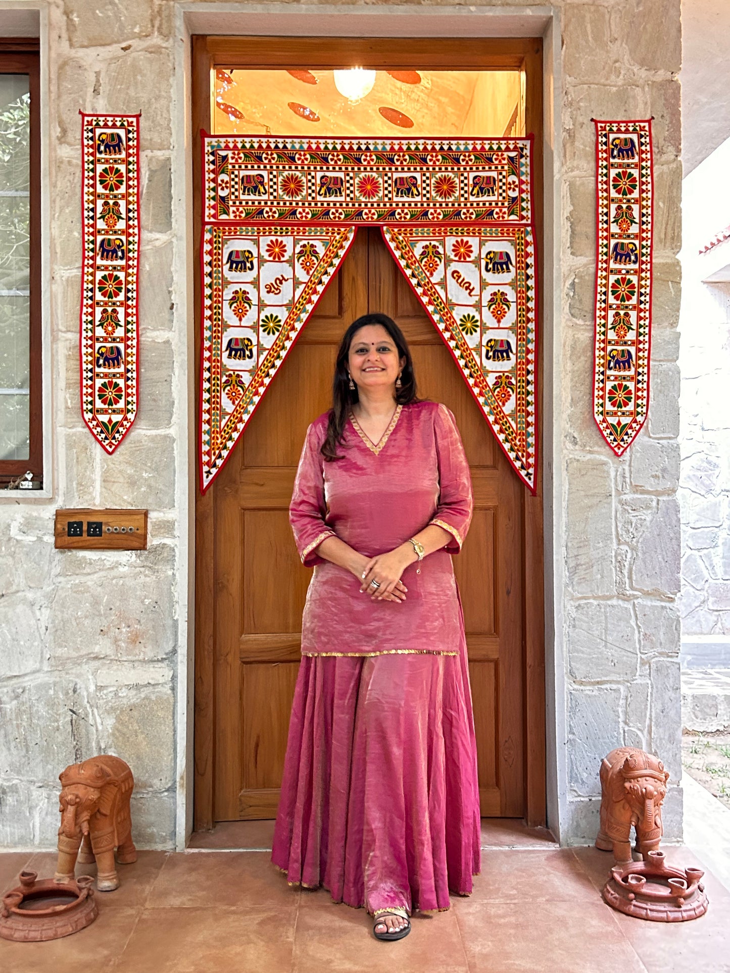 Anika Sharara Set