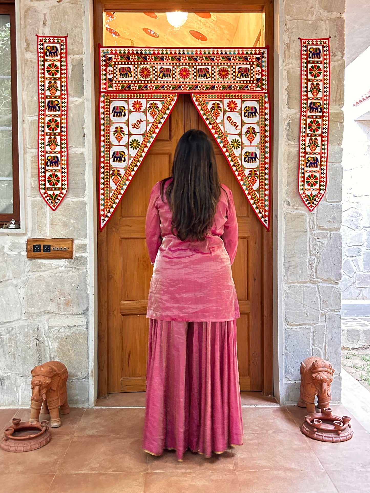Anika Sharara Set