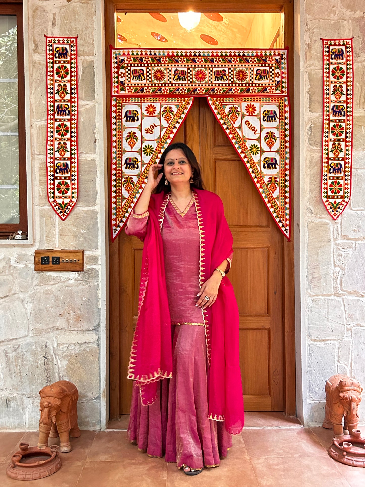 Anika Sharara Set