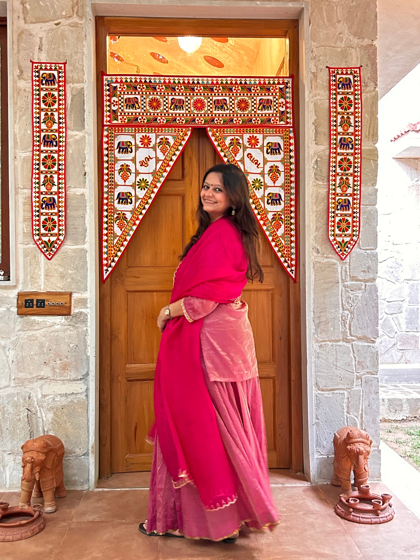 Anika Sharara Set