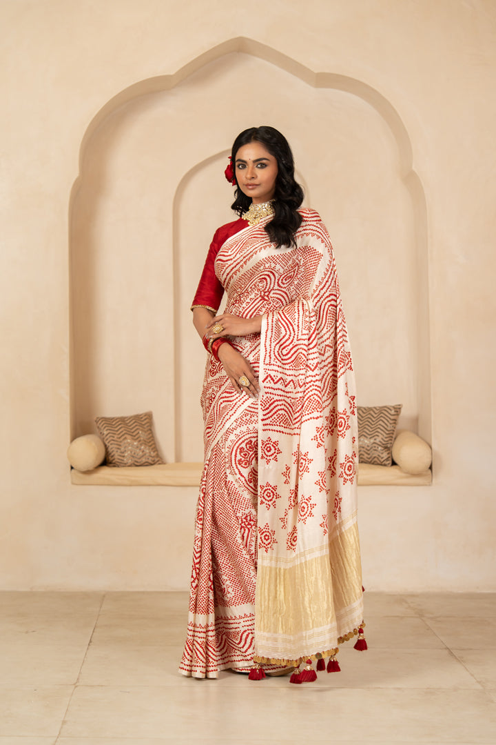 Nia Saree