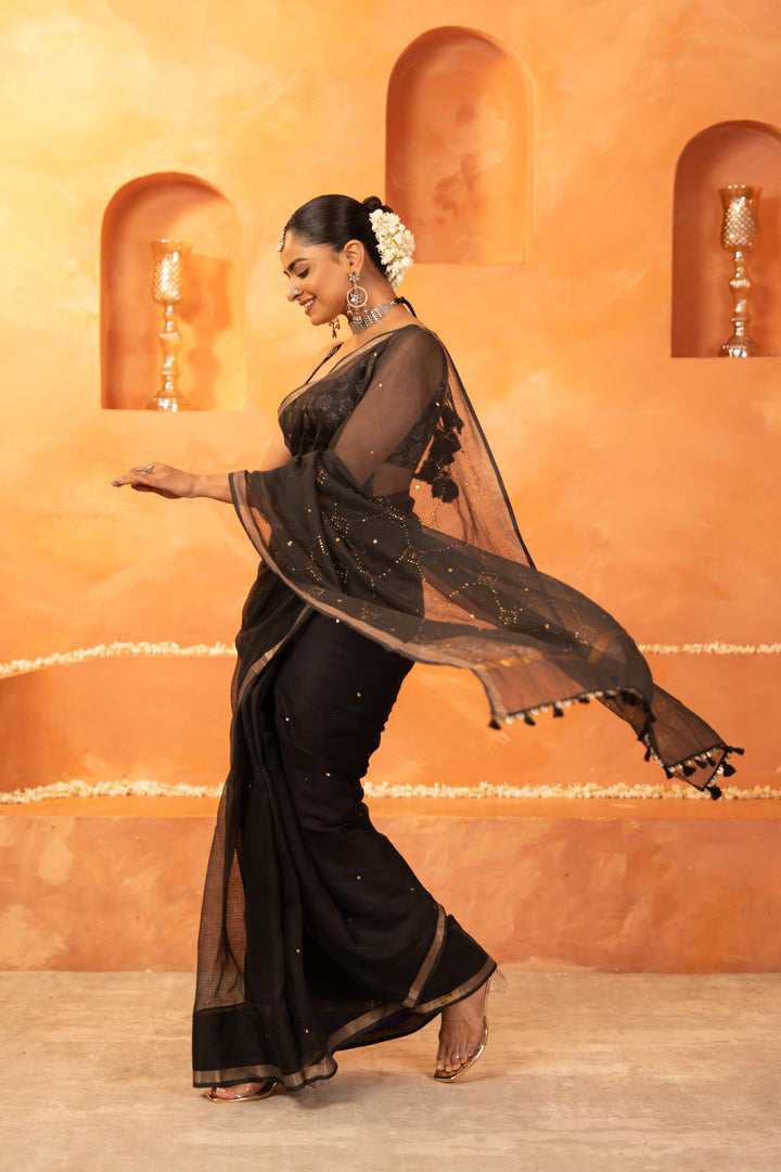 Urvi Saree
