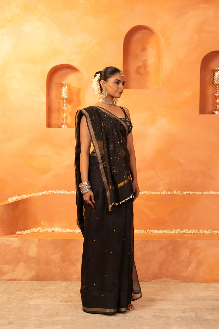 Urvi Saree