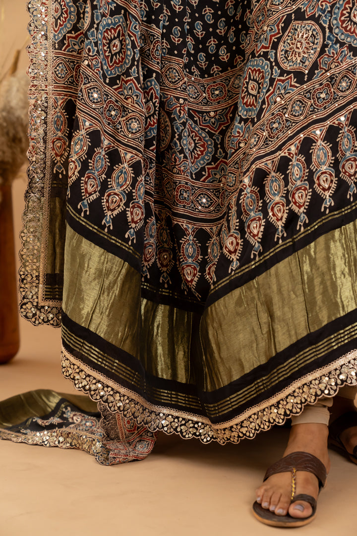 Beige Anarkali Set - Anjanase