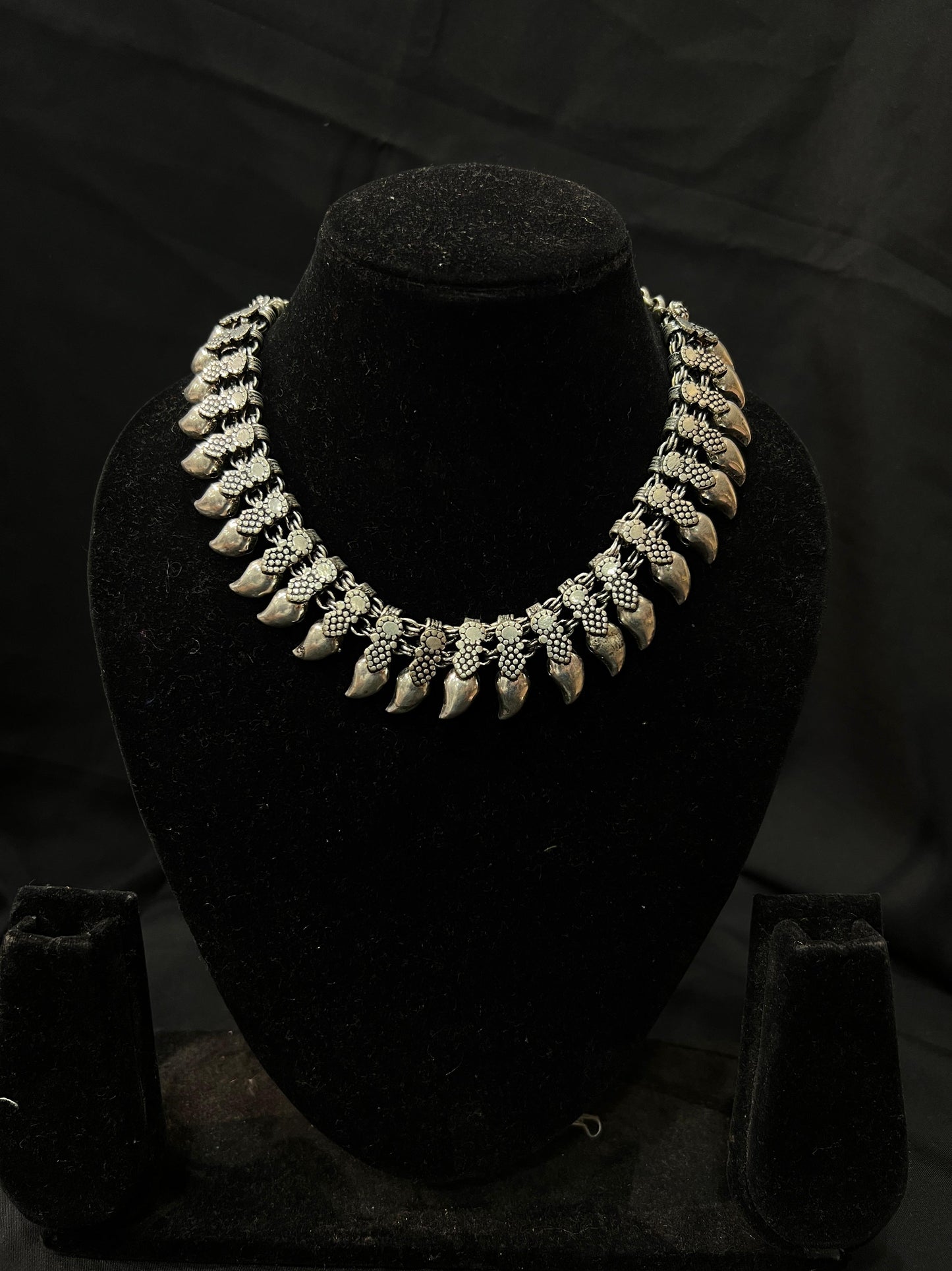 Oxidised Choker