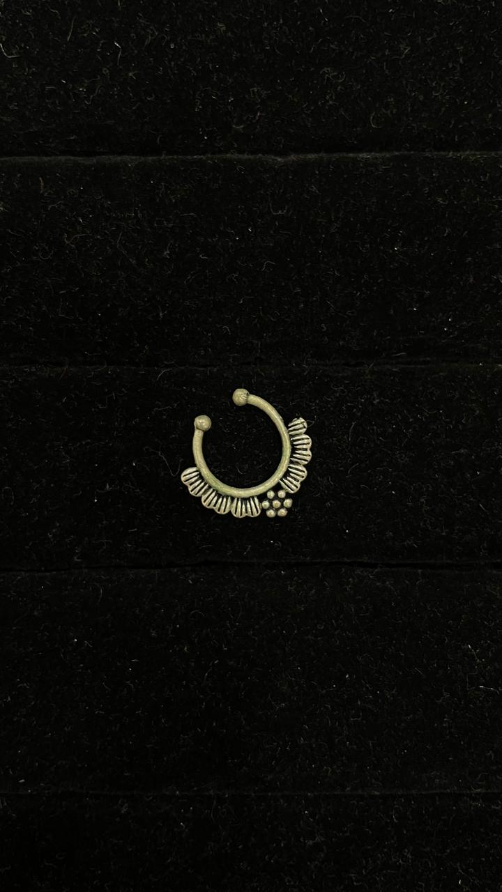 Oxidised Nose Pin