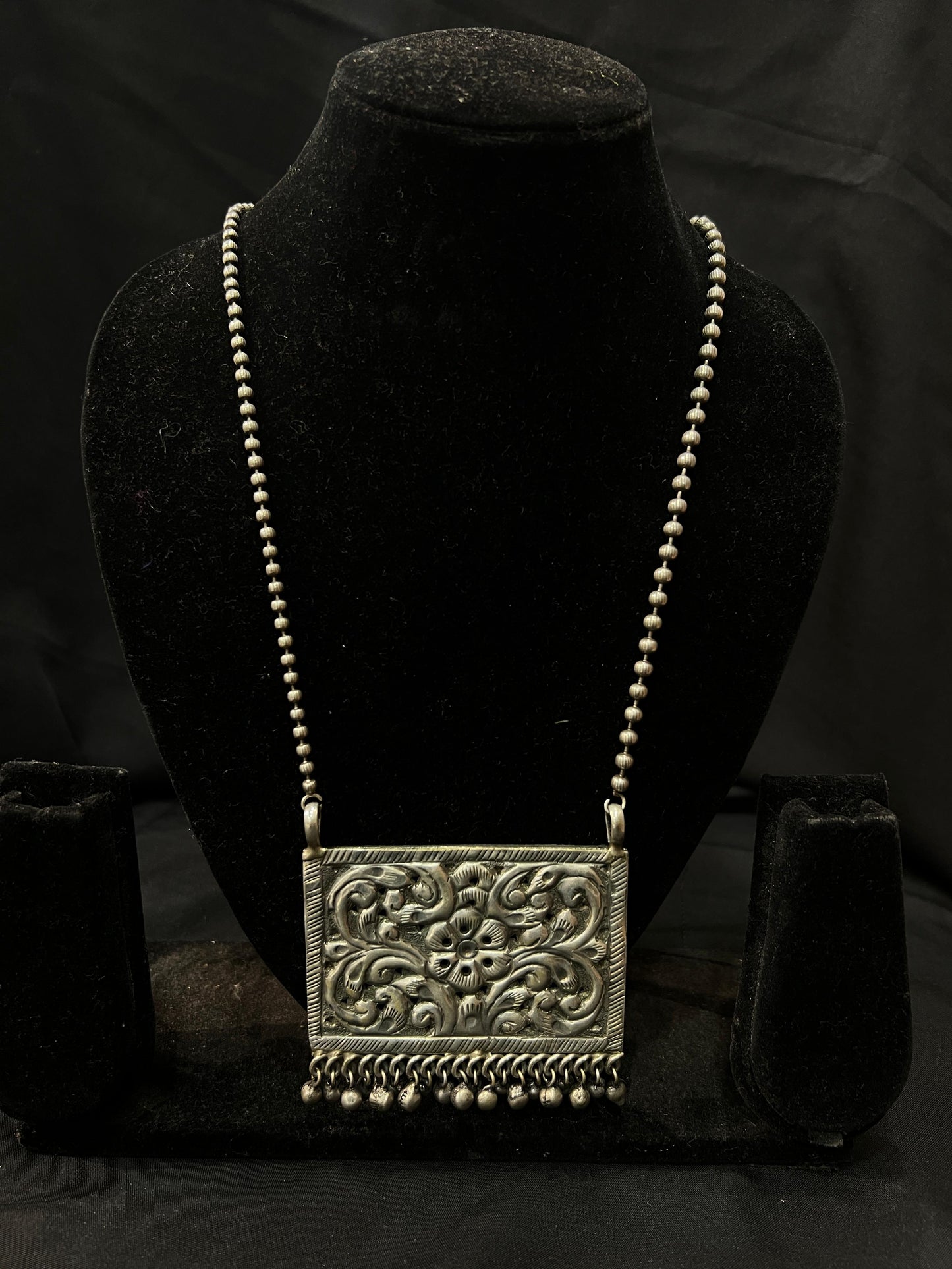 Rectangle Pendant Chain - Anjanase