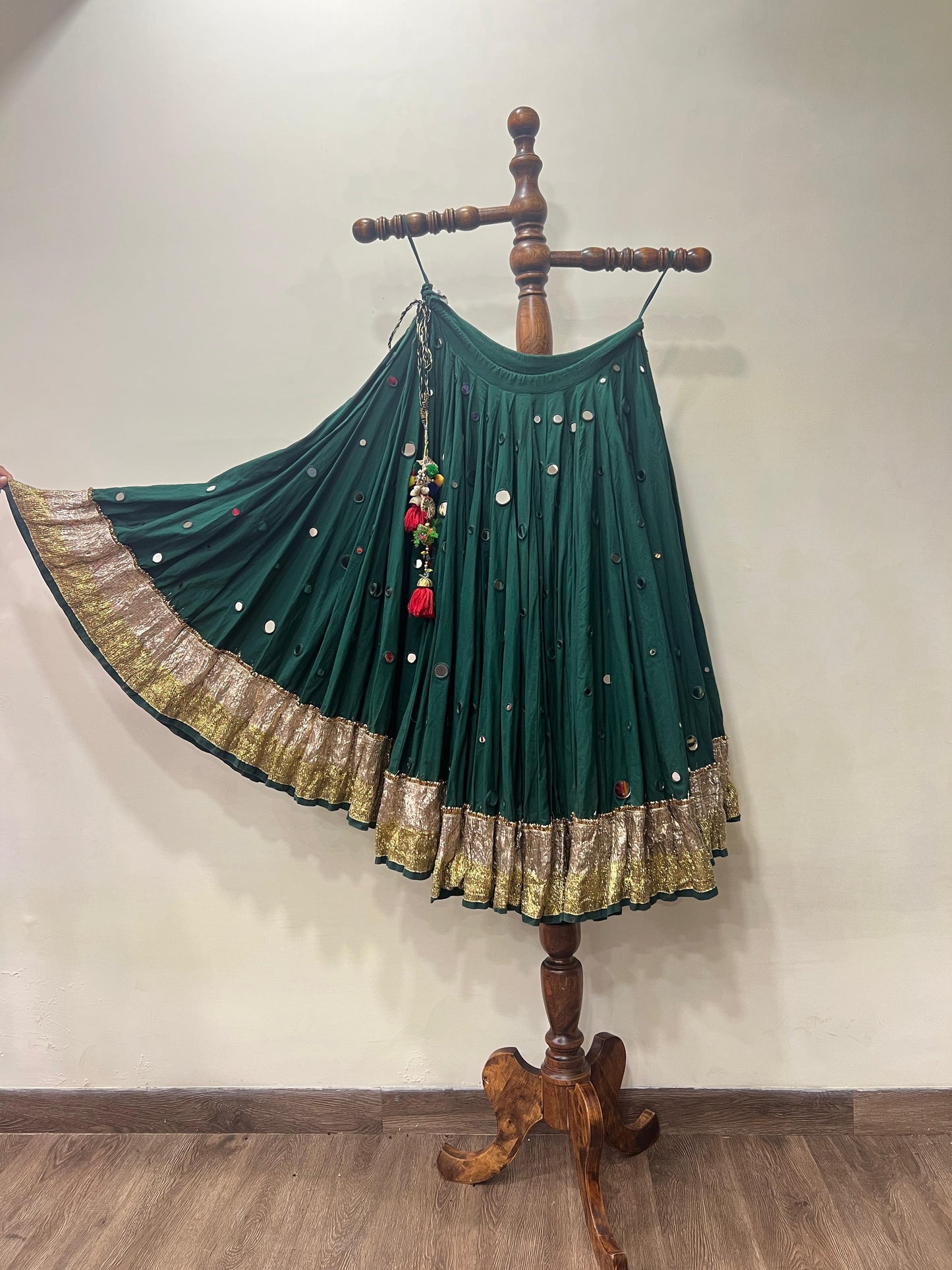 Self-Color Mirror Skirt