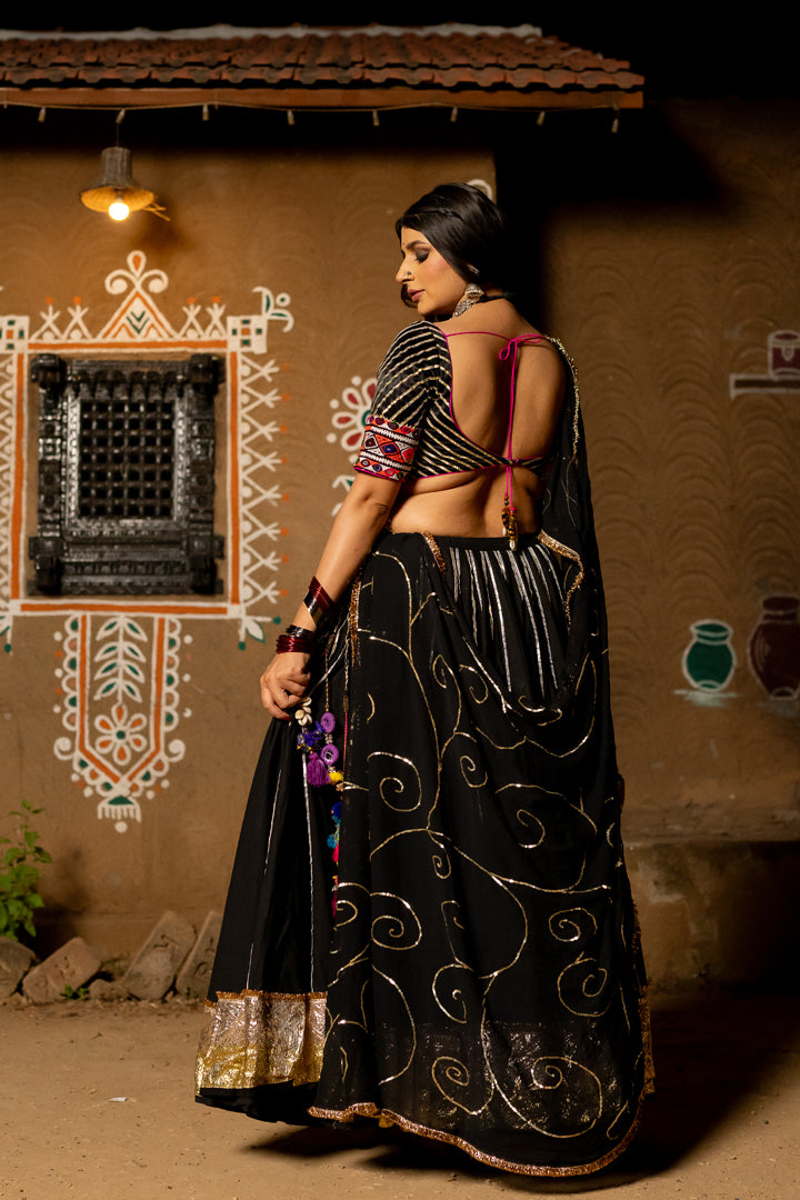 Black Ghumer Dupatta - Anjanase