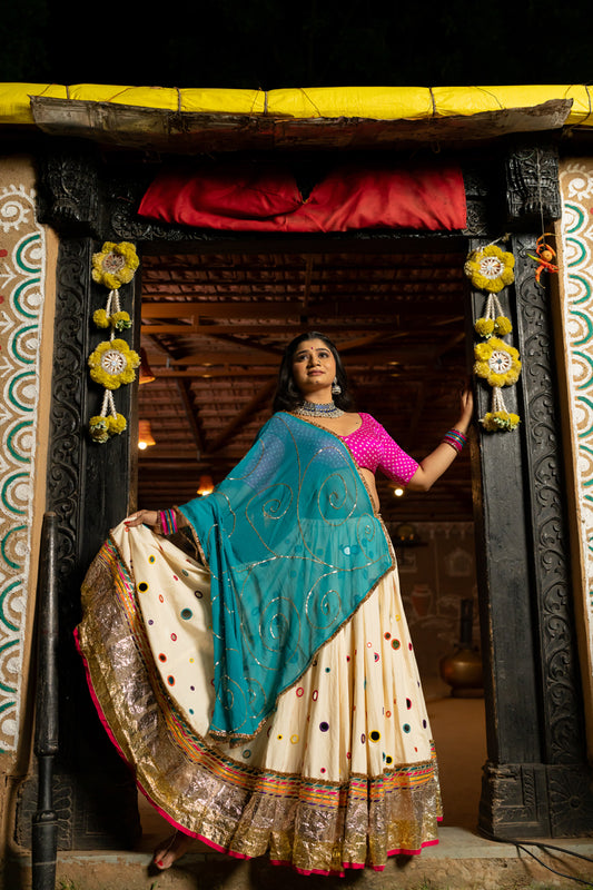 Turquoise Ghumer Dupatta - Anjanase
