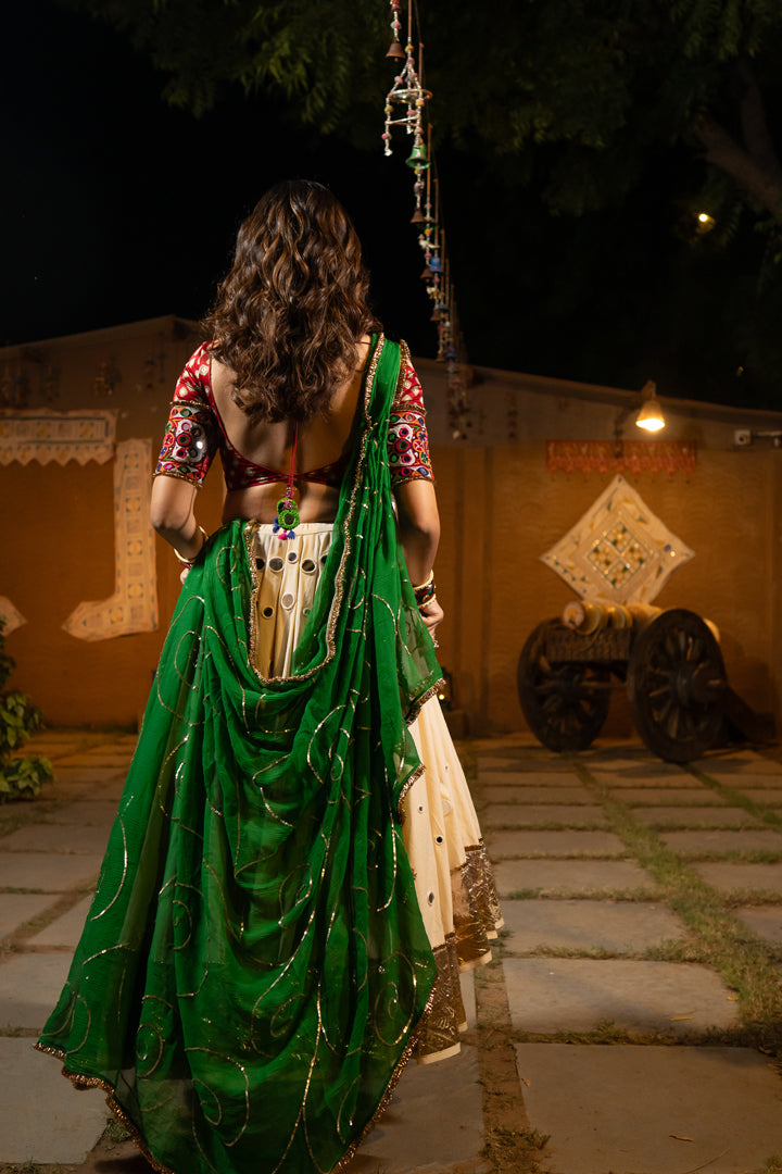 Green Ghumer Dupatta - Anjanase