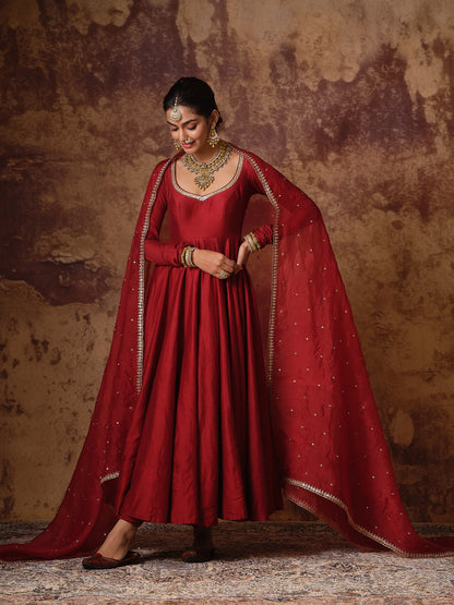 Yami Gautam Anarkali Set