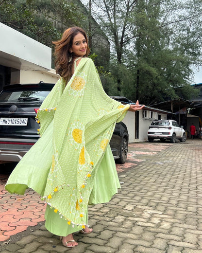 Fenil Urmigar Anarkali Set