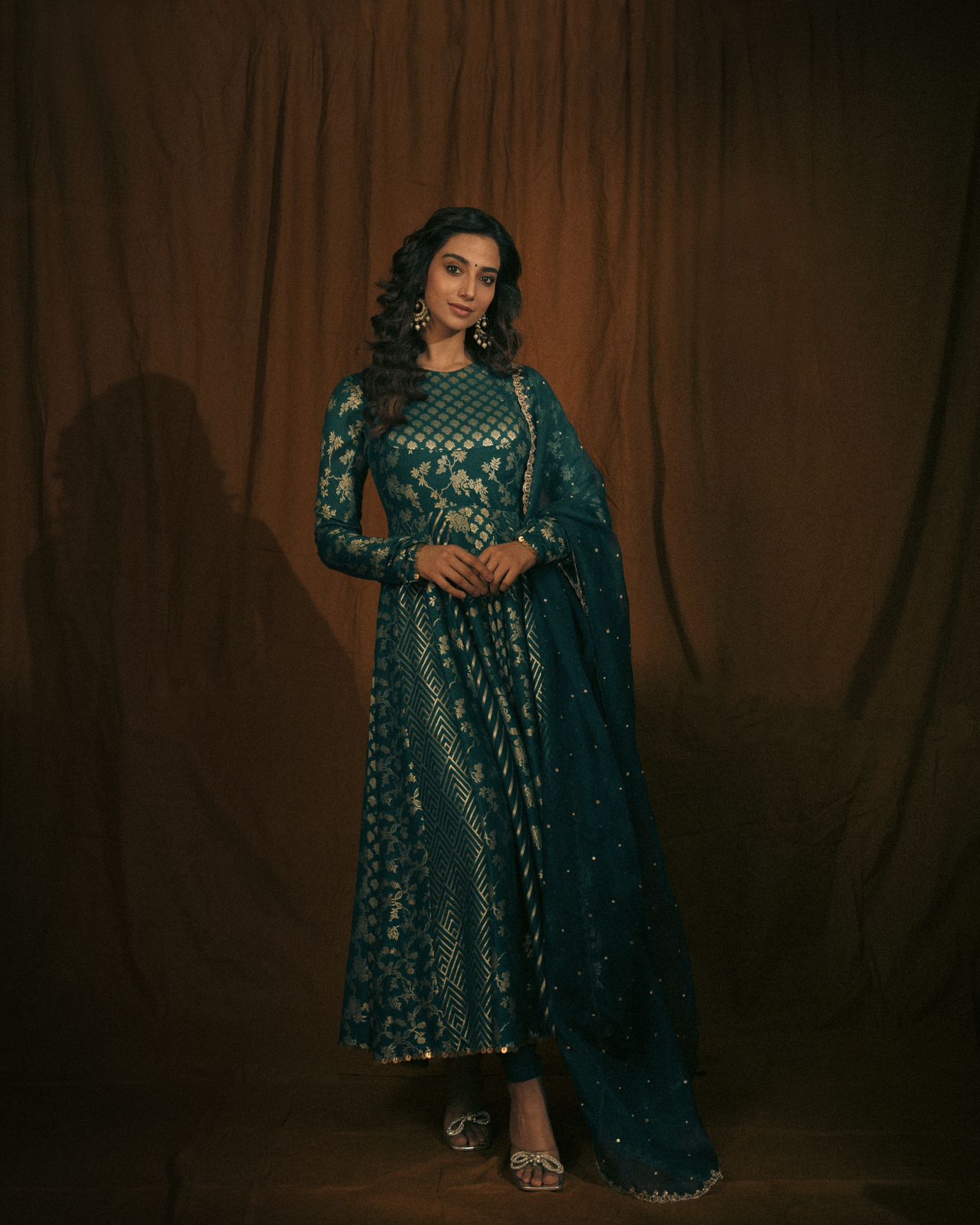 Meenakshi Chaudhary Anarkali Set - Anjanase