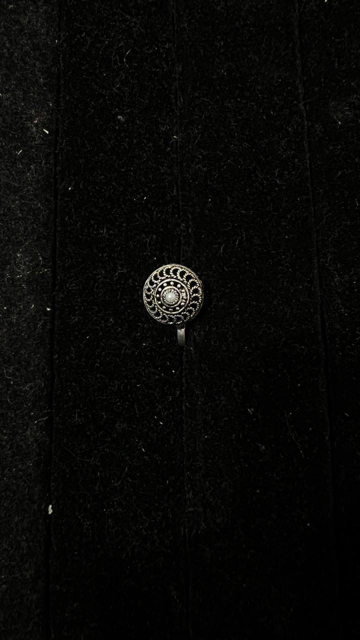 Oxidised Nose Pin