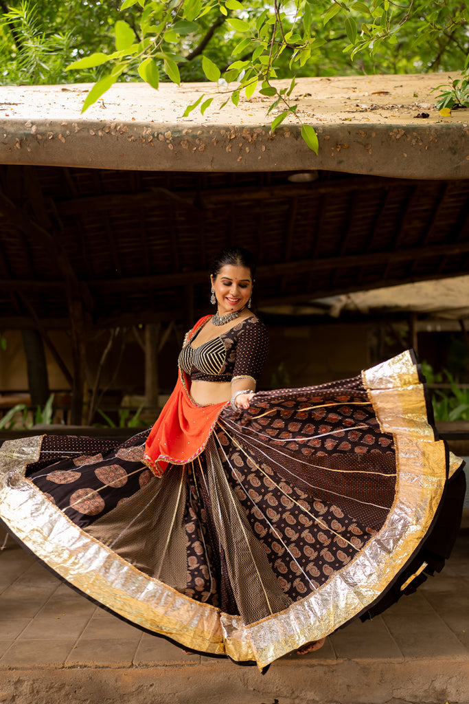 Black Gamthi Lehenga Set - Anjanase