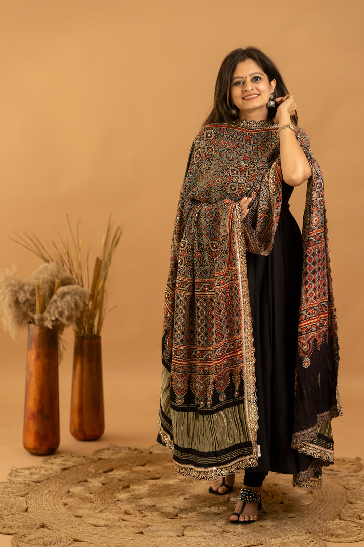 Black Anarkali Set - Anjanase