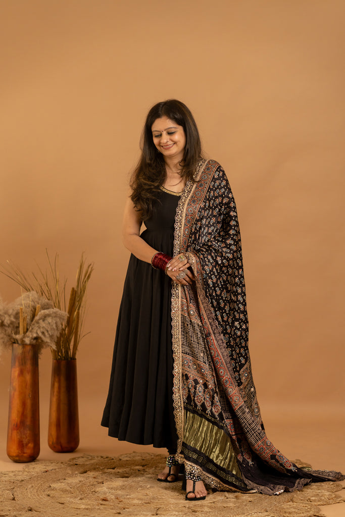Black Anarkali Set - Anjanase