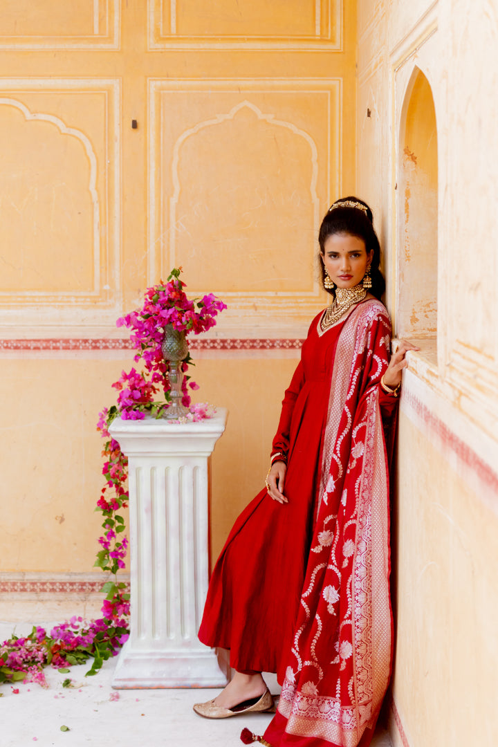 Mrigesha  Dupatta - Anjanase