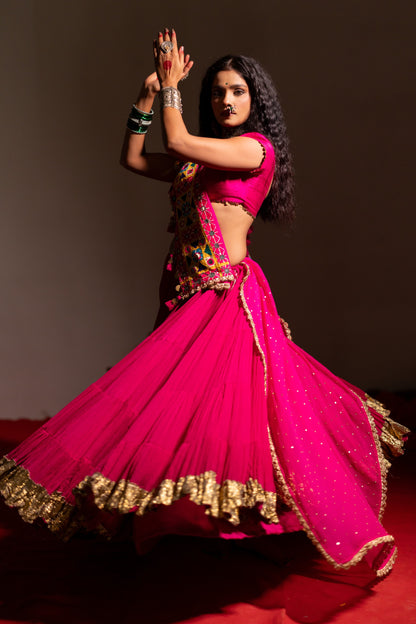 Jhamku Lehenga Set