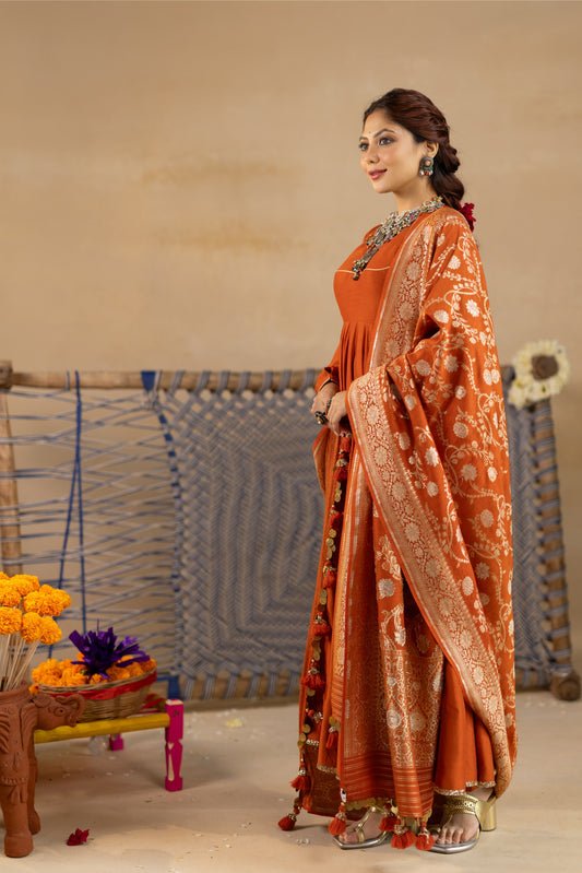 Mrigesha Dupatta
