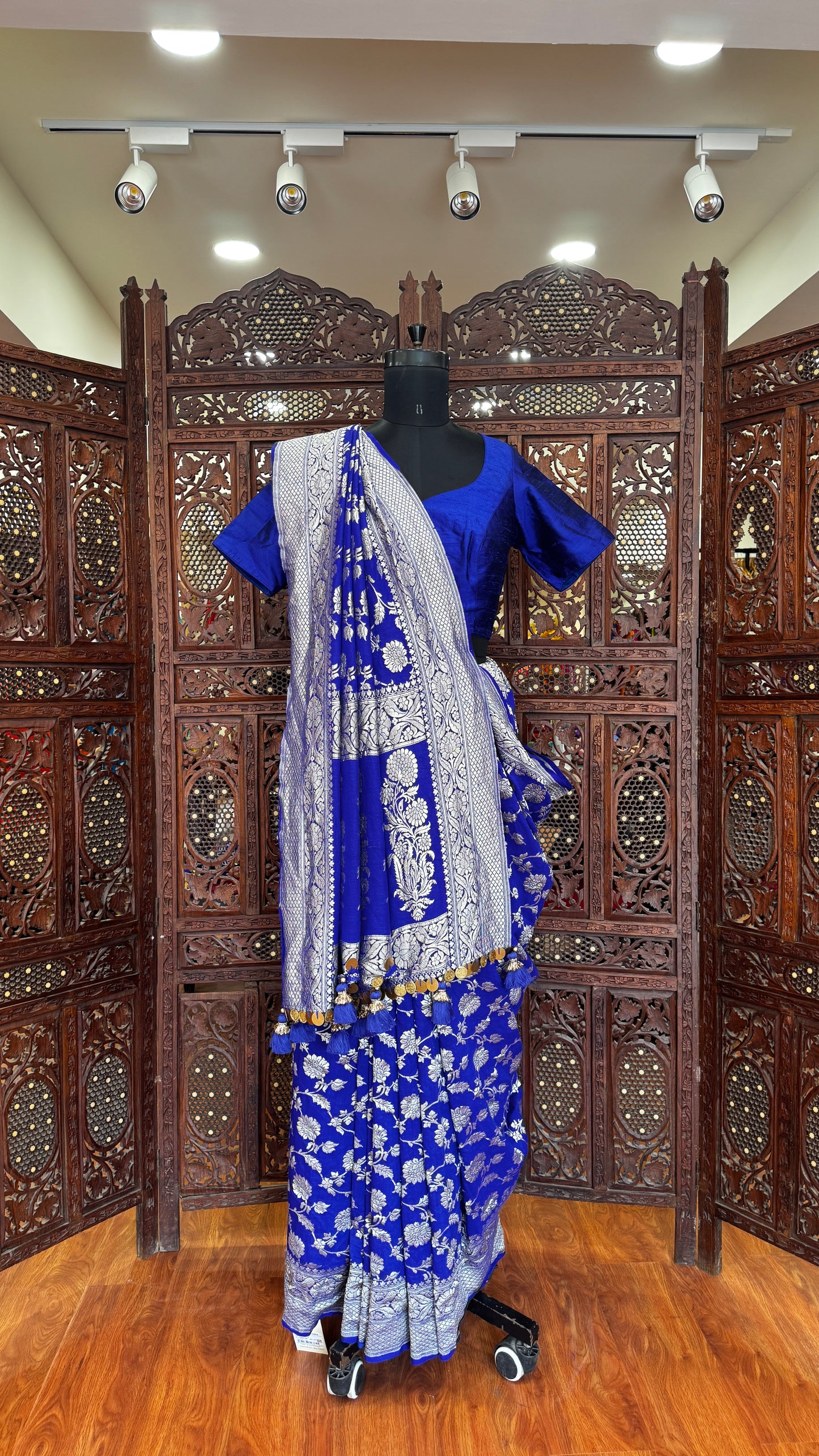 Gulaal Saree - Anjanase