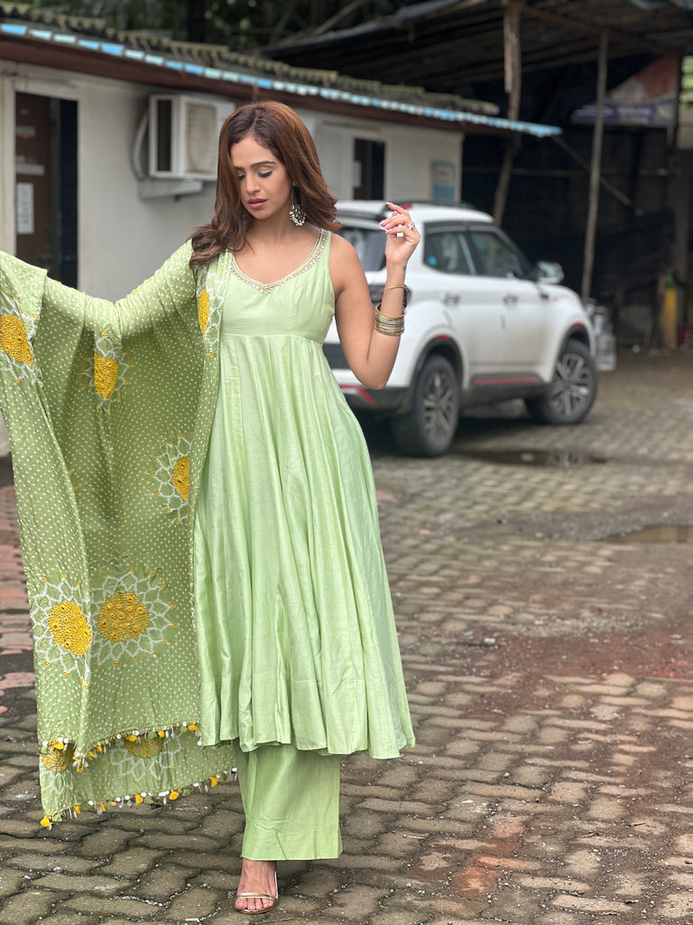 Fenil Urmigar Anarkali Set