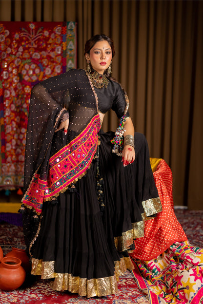 Jhamku Lehenga Set