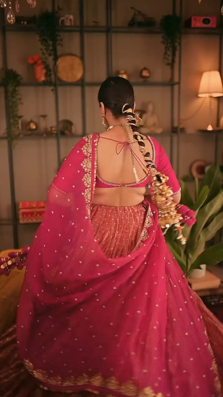 Srishti Dani Lehenga Set