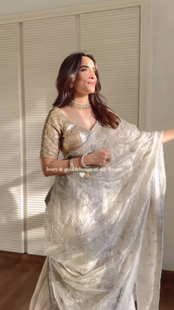 Urmi Daga Lehenga Set