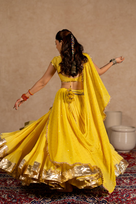Jhamku Lehenga Set