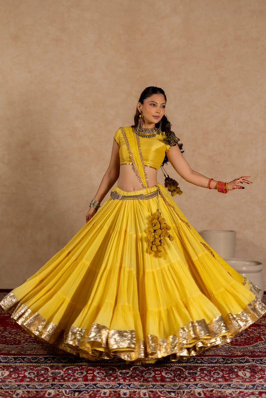 Jhamku Lehenga Set