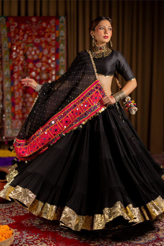 Jhamku Lehenga Set