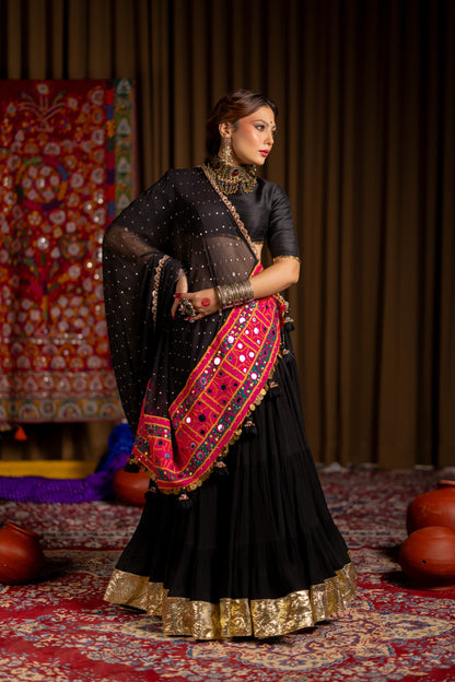 Jhamku Lehenga Set