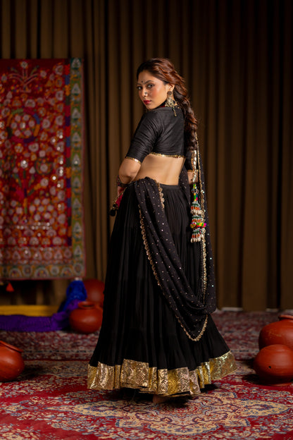 Jhamku Lehenga Set