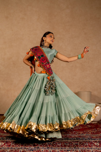 Jhamku Lehenga Set