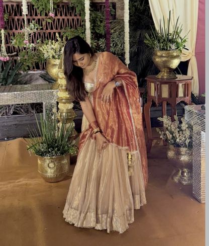 Vaidehi Talaviya - Chaand Lehenga Set - Anjanase