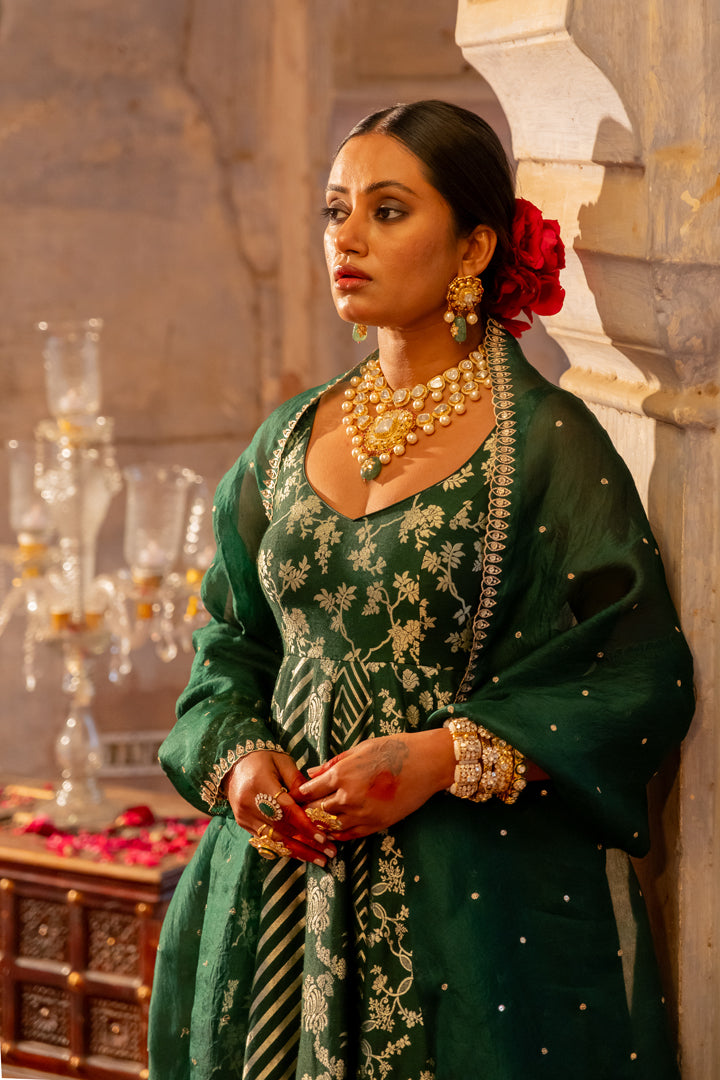 Sukruti Anarkali Set