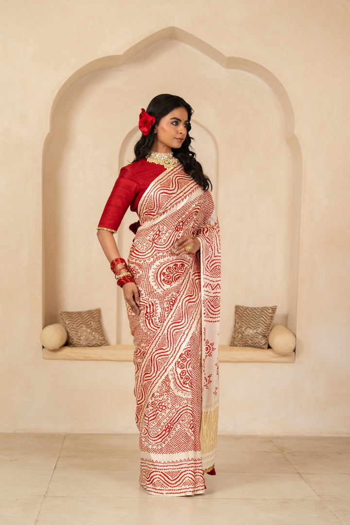 Nia Saree