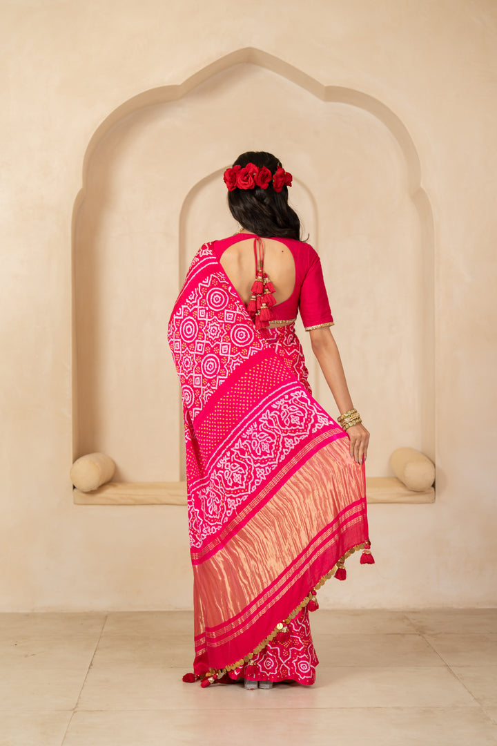 Nirahi Saree