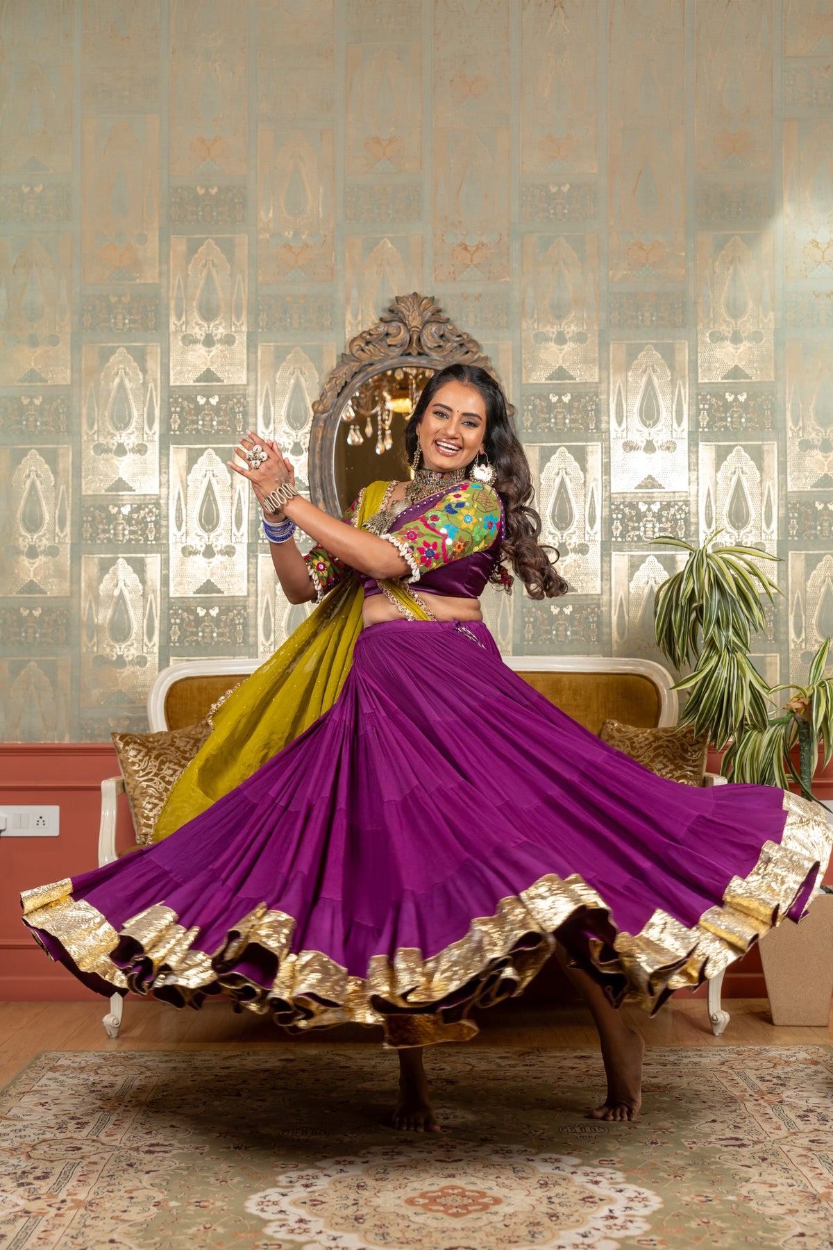 Jhamku Lehenga Set