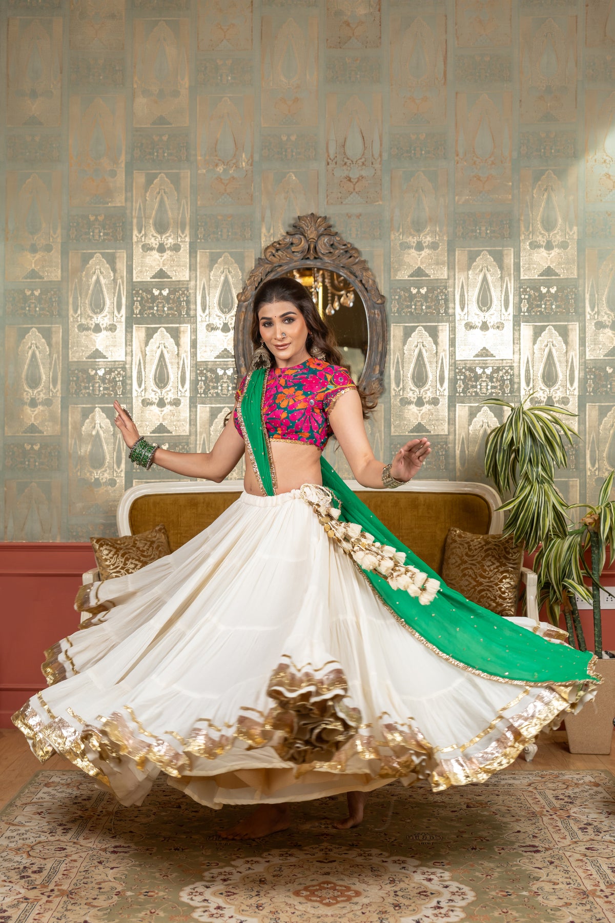 Jhamku Lehenga Set