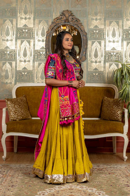 Jhamku Lehenga Set
